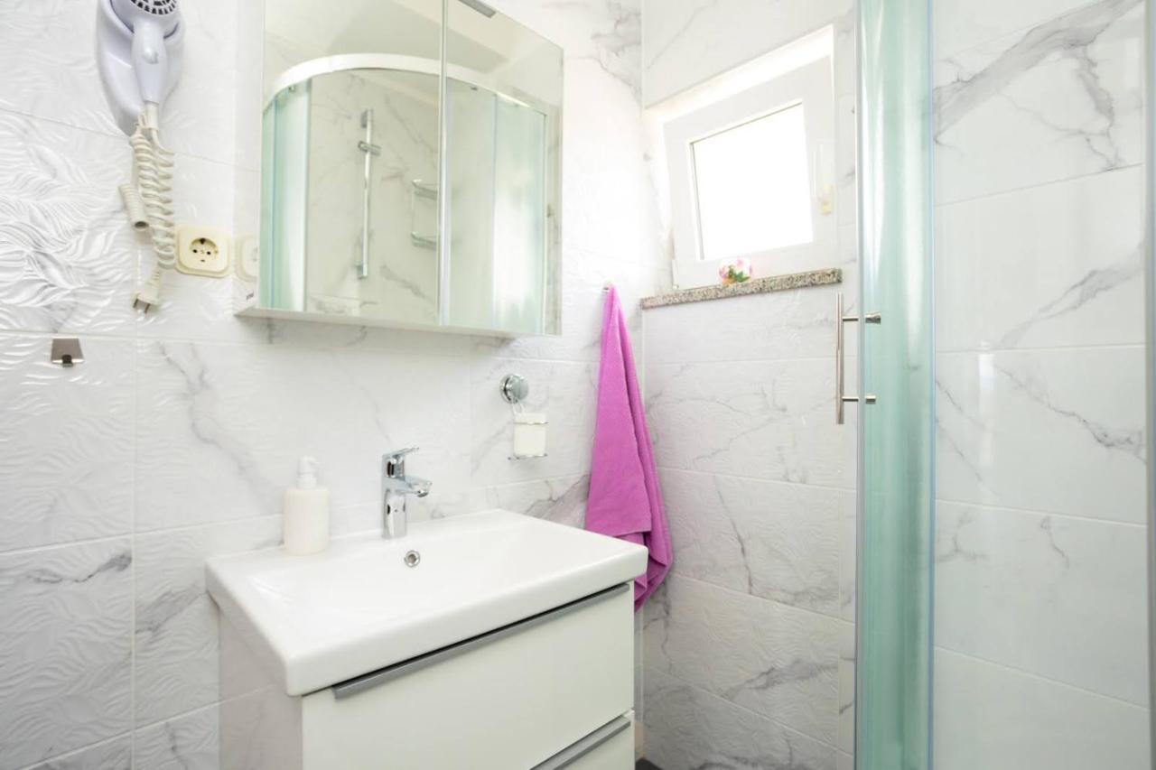 Apartman Luni Sa Bazenom - Malinska, Sveti Anton Sveti Anton  Exterior photo